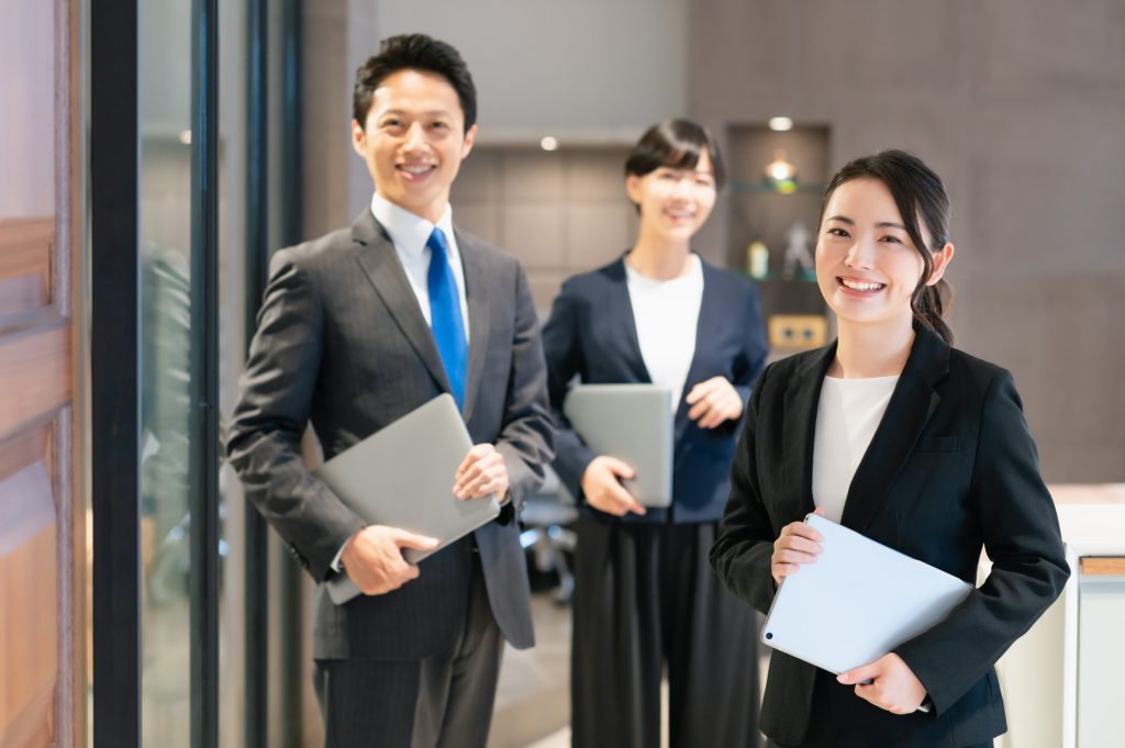 採用業務とは？ 業務フローや内容、効率化のポイントを解説
